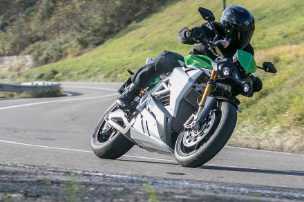 energica-teams-up-with-fast-charging-specialists-efacec-video-photo-gallery_1.jpg