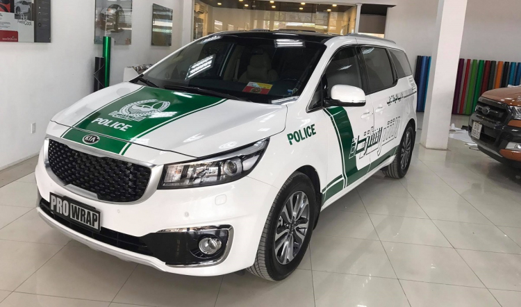 Kia Grand Sedona phong cách 'Trung Đông' tại Việt Nam