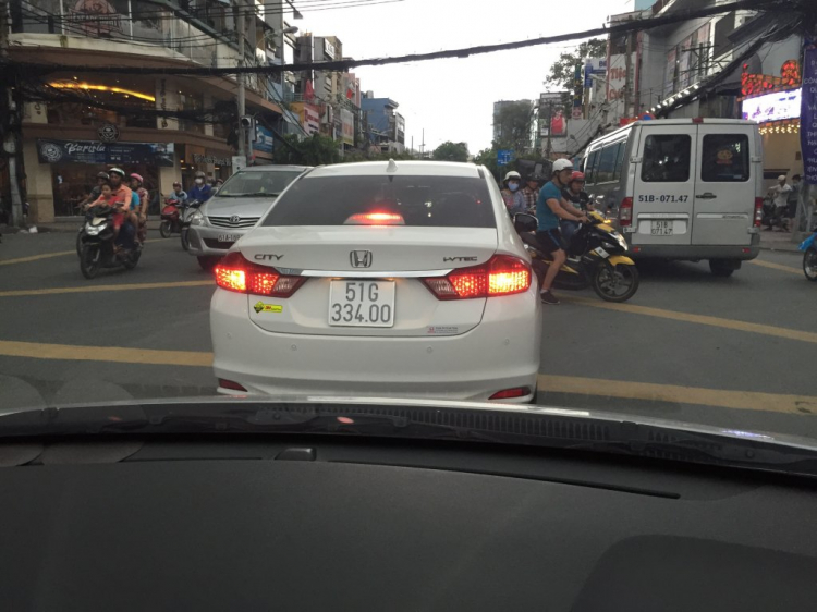 "Mắt võng" tại giao lộ CMT8 và VVT
