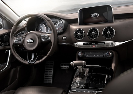 2017_kia_stinger-gt_17.jpg