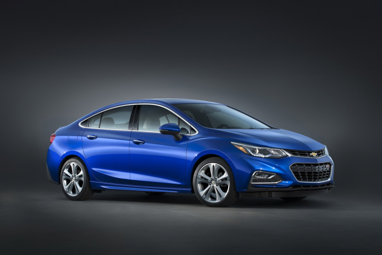 Chevrolet Cruze 2018 động cơ dầu có giá từ 24.670 USD