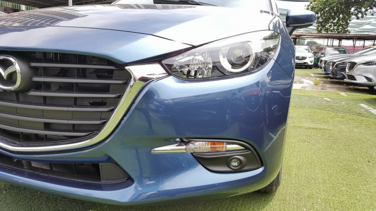 Mazda3 2017 có màu xanh 45B mới tại Việt Nam