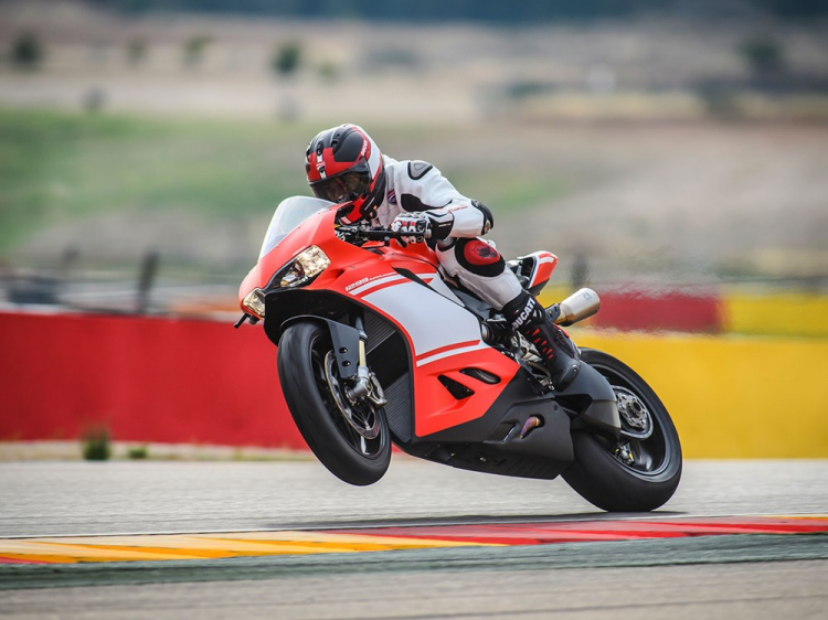 Ducati 1299 Superleggera giá hơn 2 tỷ "cháy hàng"