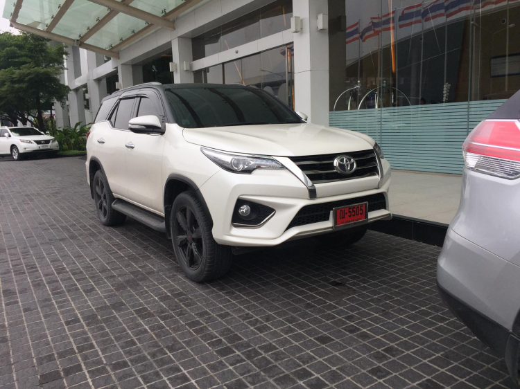 Thêm gói độ hầm hố cho Toyota Fortuner trình làng Thêm gói độ hầm hố cho Toyota Fortuner trình làng