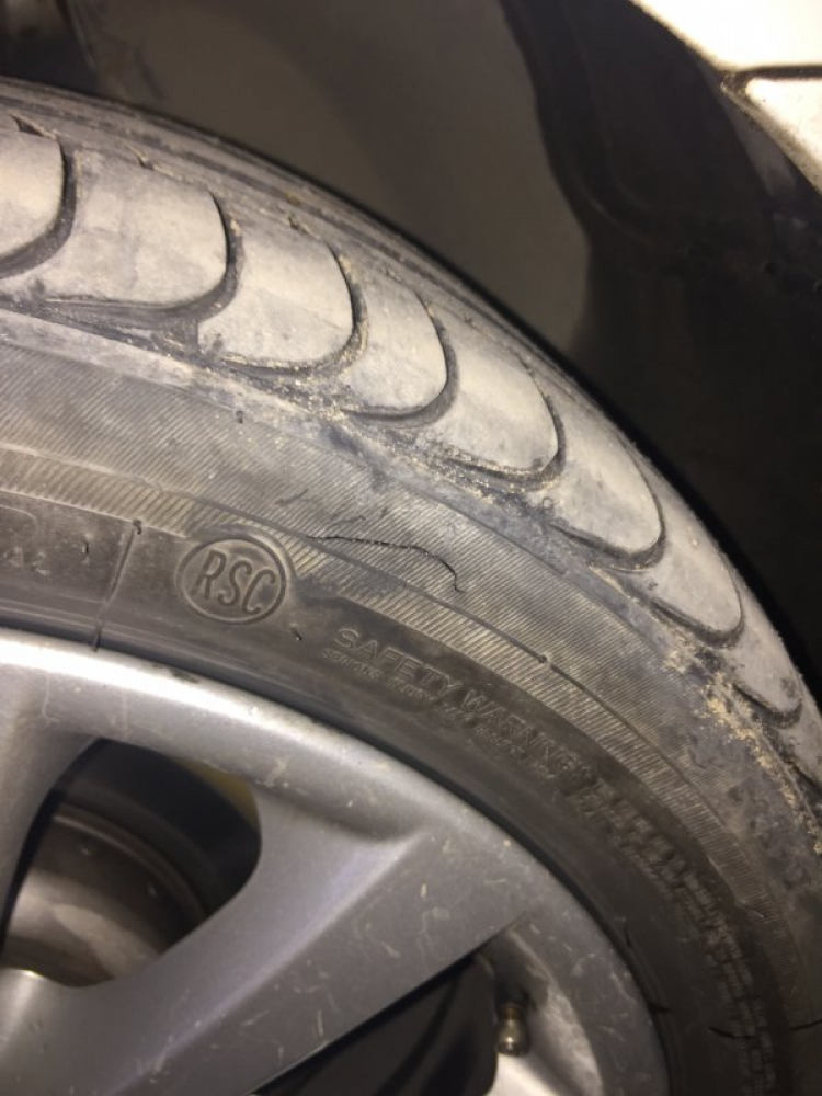 Vỏ runflat bridgestone 245/45R18