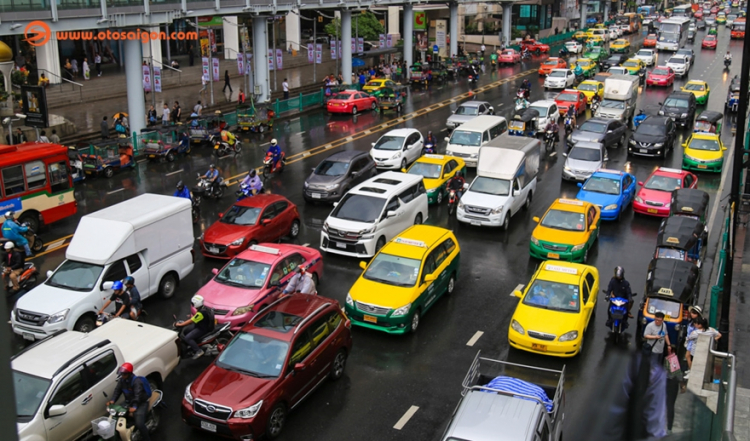 Thái Lan giảm giá bảo hiểm cho những xe trang bị camera hành trình