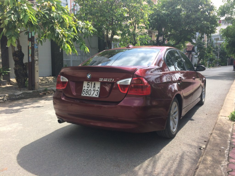 Bon chen chơi E90.