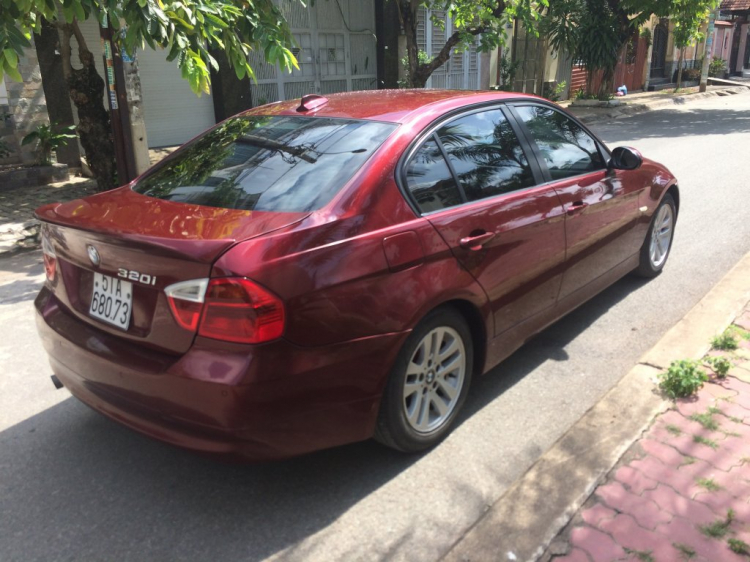 Bon chen chơi E90.