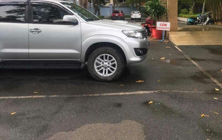 Đỗ xe như này hỏi sao ko có chuyện Đỗ xe như này hỏi sao ko có chuyện