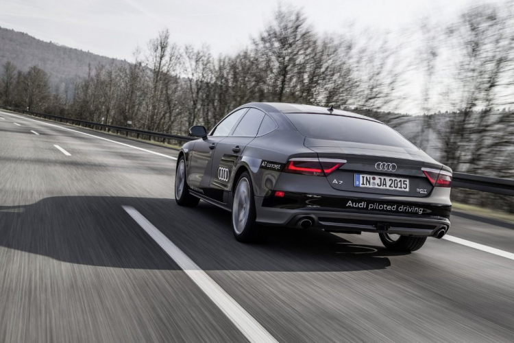 Bốn năm nữa Audi sẽ ra mắt xe hoàn toàn tự động