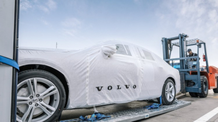 208621-first-china-built-volvo-s90-sedans-arrive-in-europe-v-2.jpg