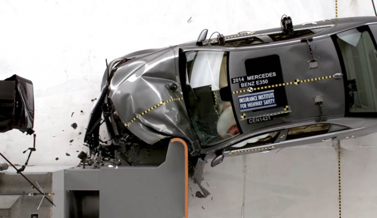 Mercedes-Benz E-Class 2014 đạt chuẩn an toàn Top Safety Pick+ của IIHS