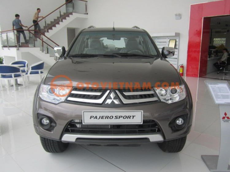 Mitsubishi Pajero Sport (4x4,4x2 AT & MT) giá tốt