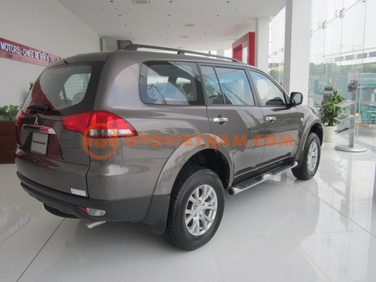 Mitsubishi Pajero Sport (4x4,4x2 AT & MT) giá tốt