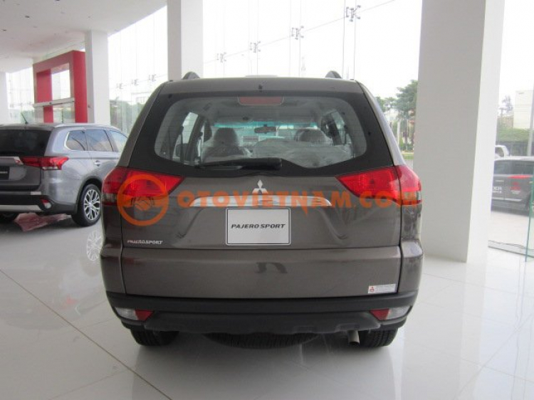 Mitsubishi Pajero Sport (4x4,4x2 AT & MT) giá tốt