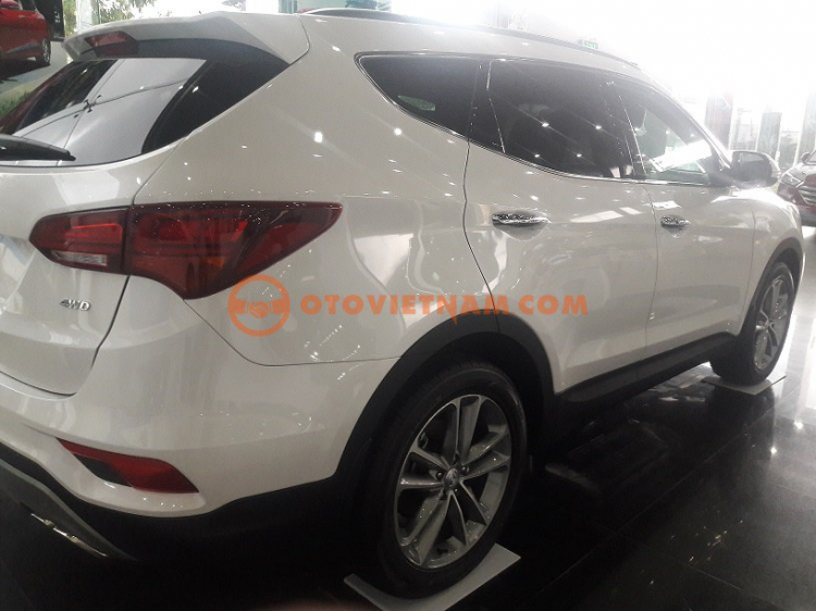 Hyundai Santafe 2017 2.4 AT 7 chổ Giá Hấp Dẫn