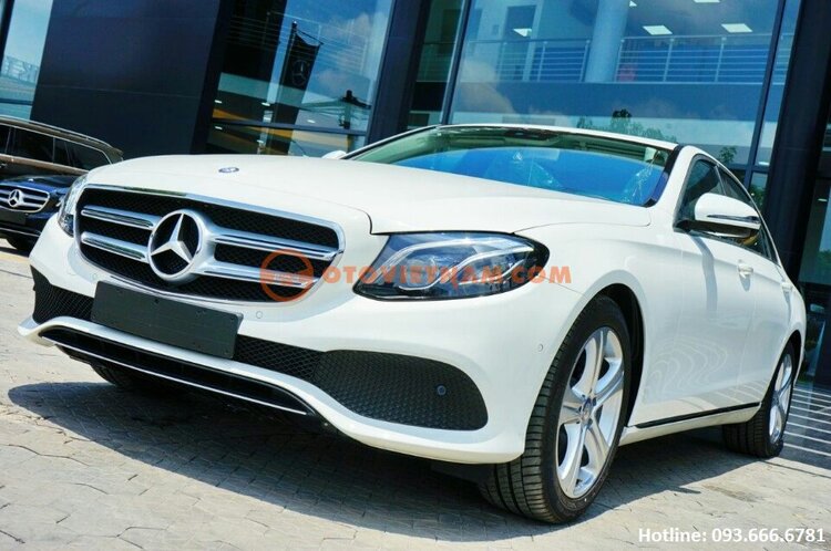 Mercedes-Benz E250 đủ màu giao ngay giá tốt.