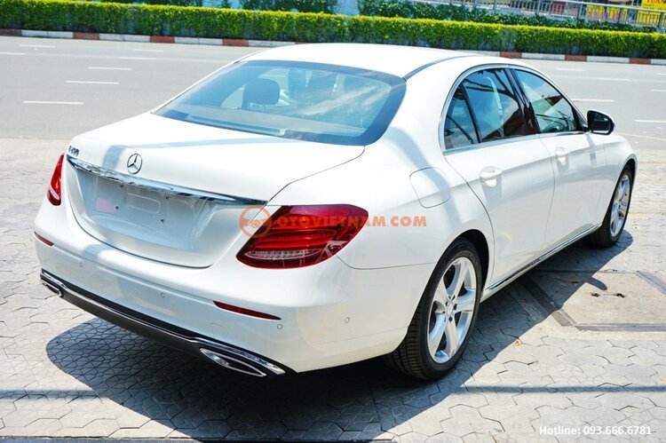 Mercedes-Benz E250 đủ màu giao ngay giá tốt.