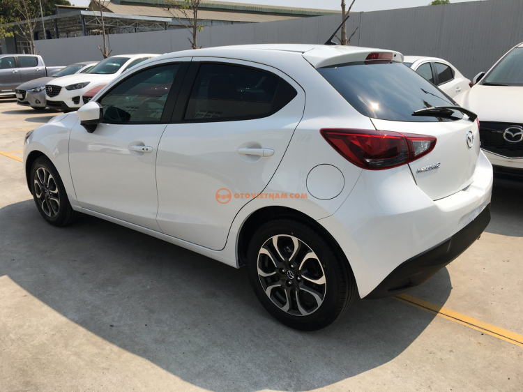 Showroom Mazda Bình Tân bán xe Mazda 2 5 cửa 2017