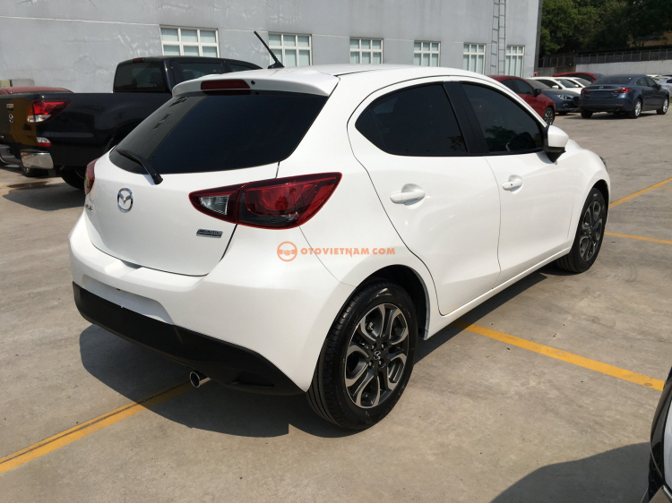 Showroom Mazda Bình Tân bán xe Mazda 2 5 cửa 2017