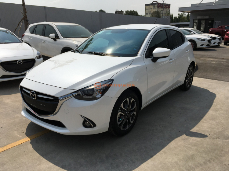 Showroom Mazda Bình Tân bán xe Mazda 2 5 cửa 2017