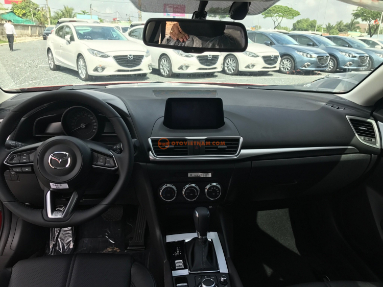 Showroom Mazda Bình Tân bán xe Mazda 3 2017