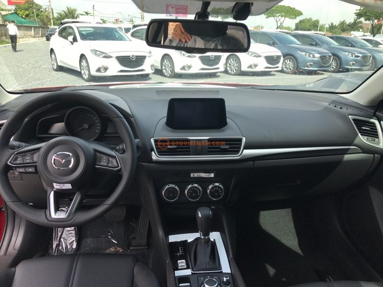 Showroom Mazda Bình Tân bán xe Mazda 3 2017