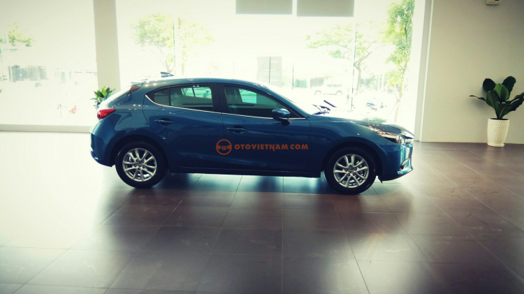 Showroom Mazda Bình Tân bán xe Mazda 3 HB mới 100%