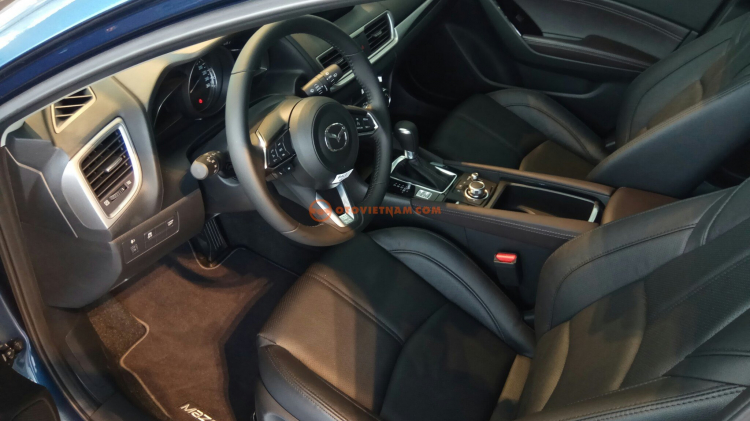 Showroom Mazda Bình Tân bán xe Mazda 3 HB mới 100%