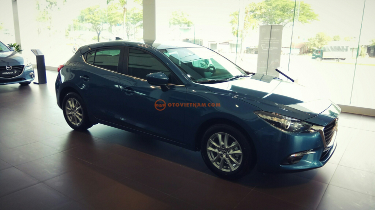 Showroom Mazda Bình Tân bán xe Mazda 3 HB mới 100%