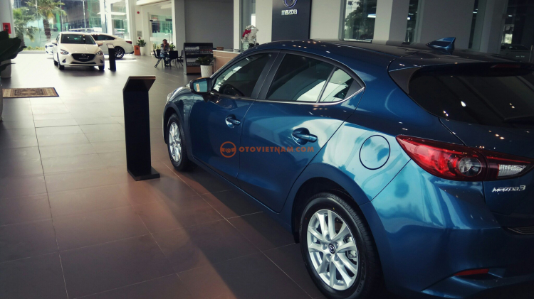 Showroom Mazda Bình Tân bán xe Mazda 3 HB mới 100%