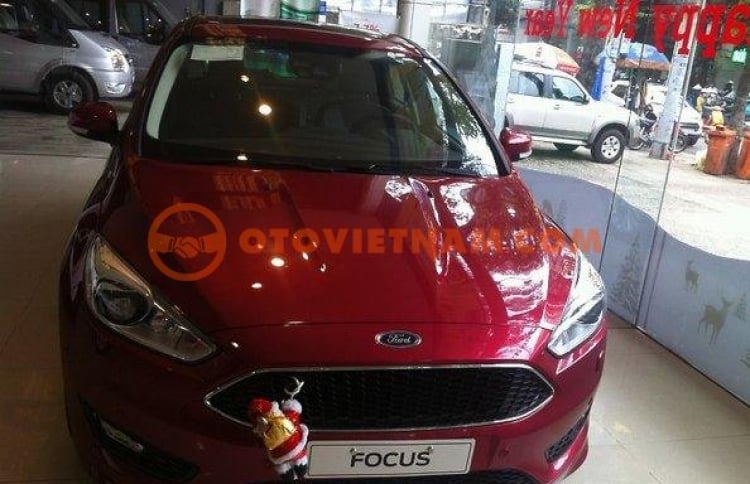 Ford Focus giá chỉ 755tr, GIAO NGAY