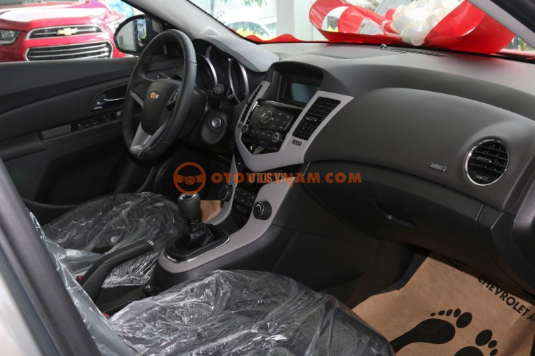 Cruze LT, thanh toán 10% nhận xe