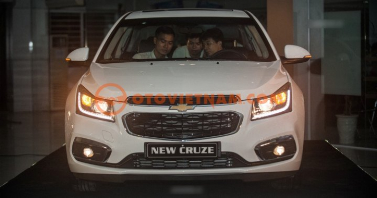 Chevrolet Cruze LTZ 2017-Giảm 60 triệu, vay NH 90%
