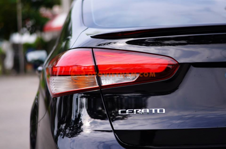 Kia Cerato 1.6MT, xe có sẵn, đủ màu,hỗ trợ vay 80%