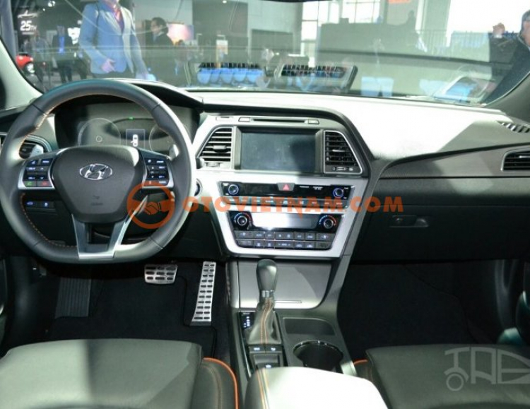 Bán Hyundai Elantra mới 100% 200 triệu