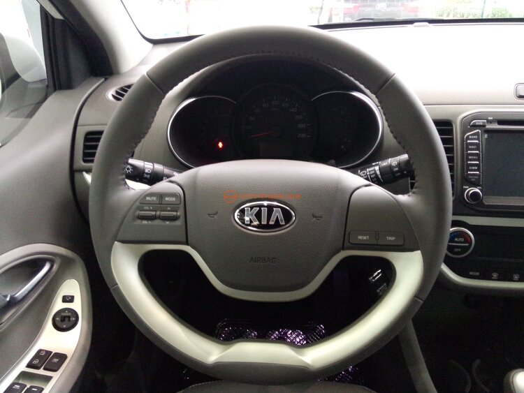 Kia Moring giá tốt, nhiều quà tặng hấp dẫn.