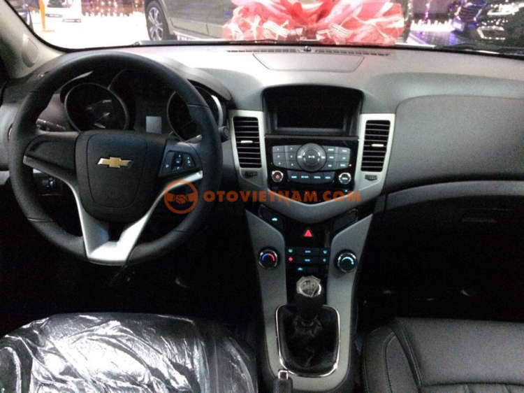 Chevrolet Cruze  LT 2017, giảm 50triệu, vay 100%