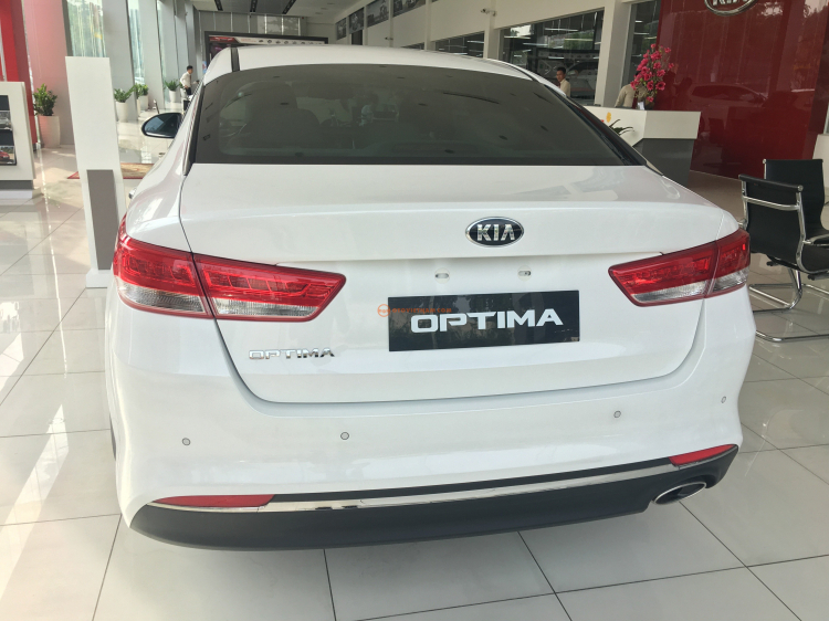 Kia Optima 2.0-hỗ trợ vay 80%xe - 0938555749