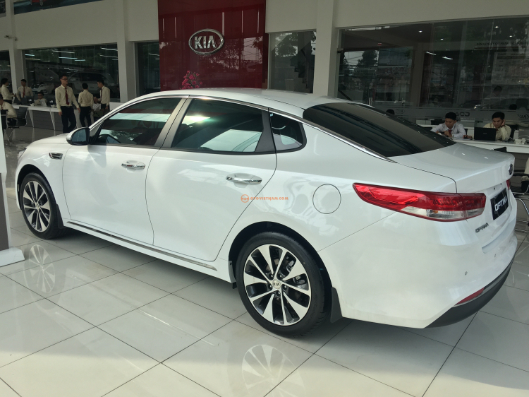 Kia Optima 2.0-hỗ trợ vay 80%xe - 0938555749