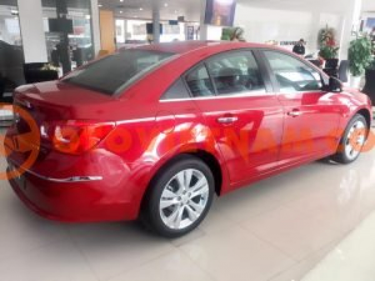 cruze mới, không cần trả trước, trả góp 100%