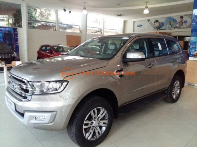 FORD EVEREST 2.2L PHIÊN BẢN TIÊU CHUẨN.