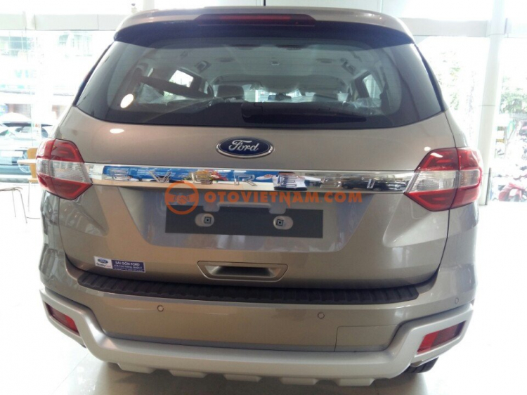 FORD EVEREST 2.2L PHIÊN BẢN TIÊU CHUẨN.