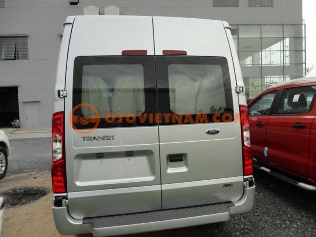 Ford Transit 2017 LX và Luxury giá tốt giao ngay