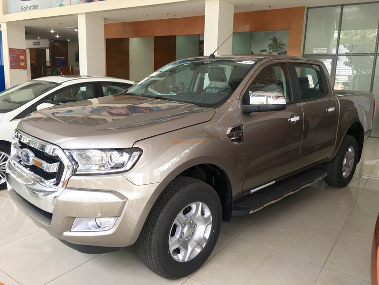 GIÁ SHOCK XE FORD TRƯỚC THỀM TĂNG THUẾ PICK UP