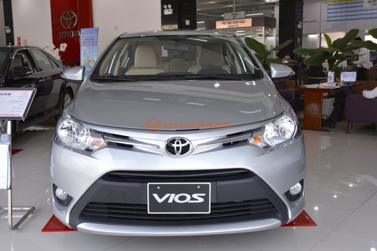 Giá xe Toyota Vios 2017 giảm giá khủng tại TP HCM