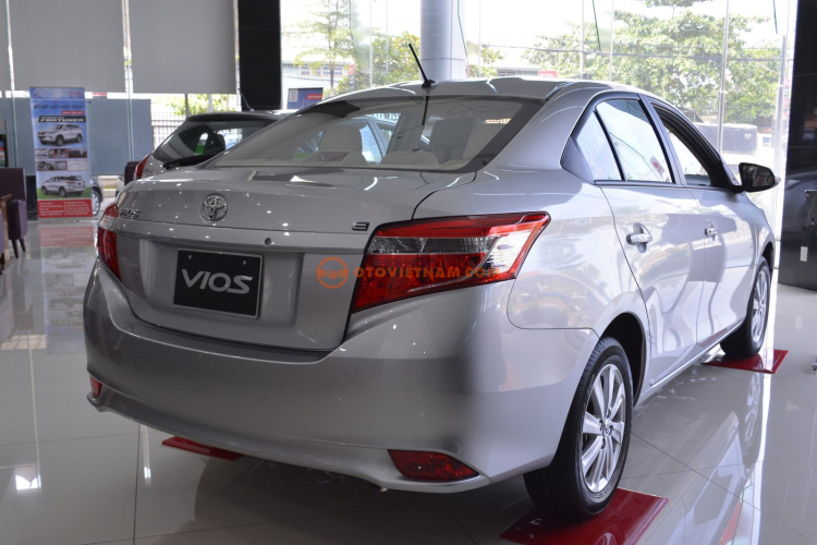 Giá xe Toyota Vios 2017 giảm giá khủng tại TP HCM