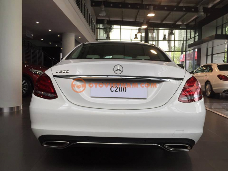 Mercedes C200 đủ màu, giao ngay, giá tốt.