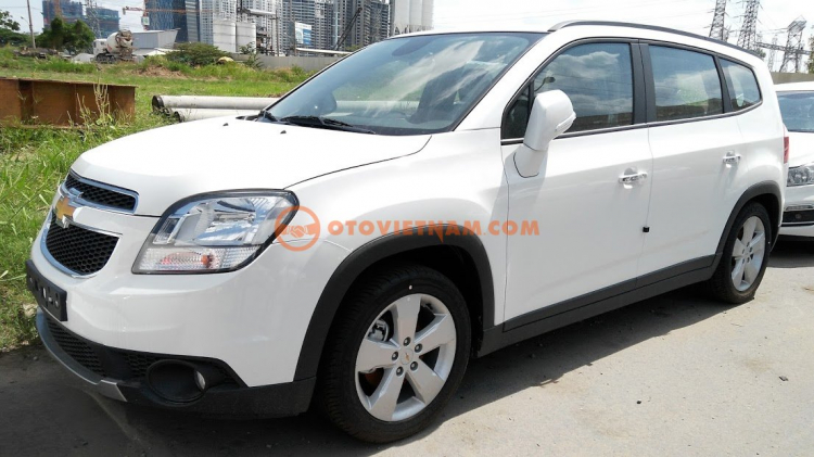 Chevrolet Orlando 1.8AT LTZ TRẮNG, giao ngay