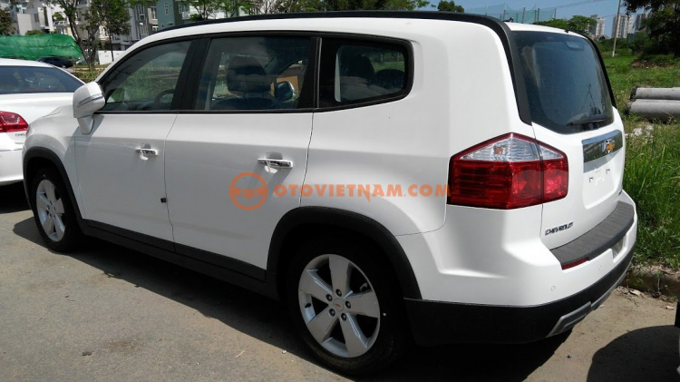 Chevrolet Orlando 1.8AT LTZ TRẮNG, giao ngay